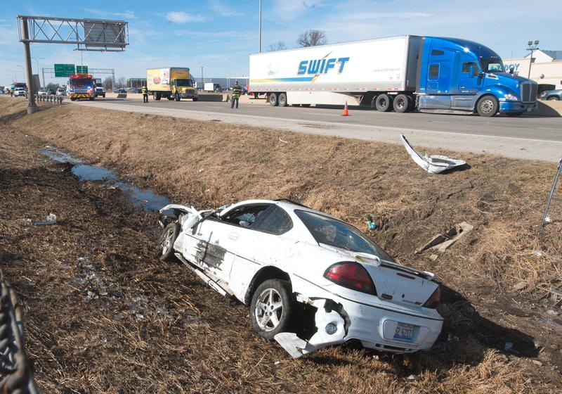 1 injured in crash on I74 near Champaign NewsCenter17