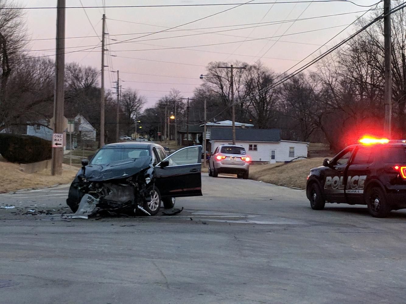 2 police officers among 4 people injured in Roseland crash Chicago
