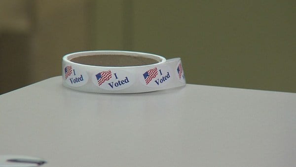 Expanded early voting begins in larger Illinois counties