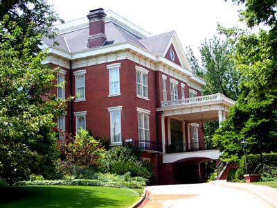 New curator named for Illinois Governor's Mansion